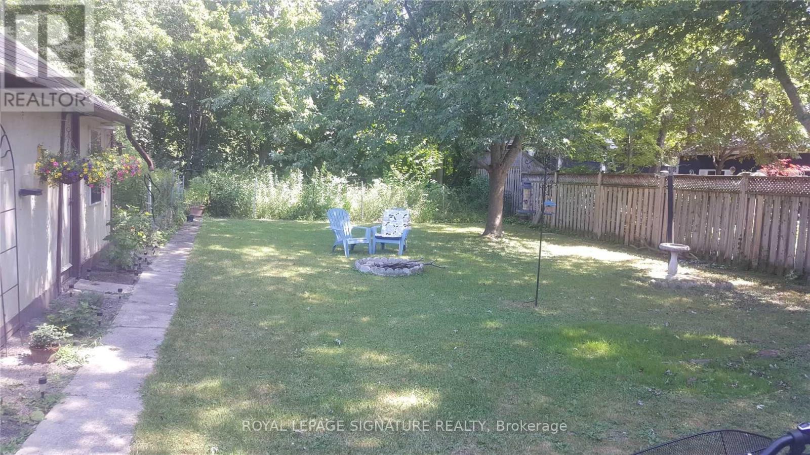 54 Farley Circle, Georgina, Ontario  L0E 1S0 - Photo 9 - N12779452