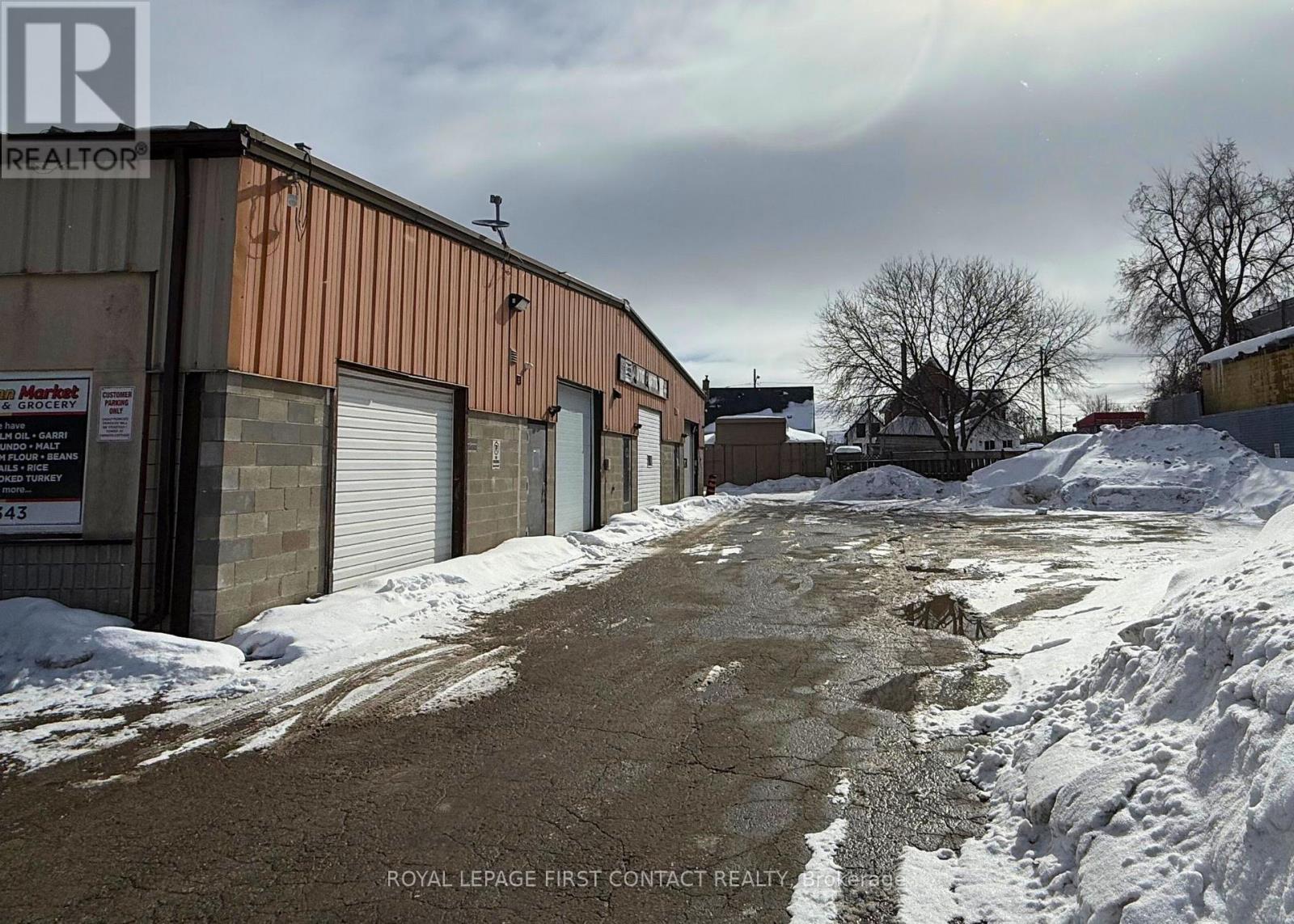 3-4 - 36 Ellen Street, Barrie, Ontario  L4M 3A3 - Photo 3 - S12828088