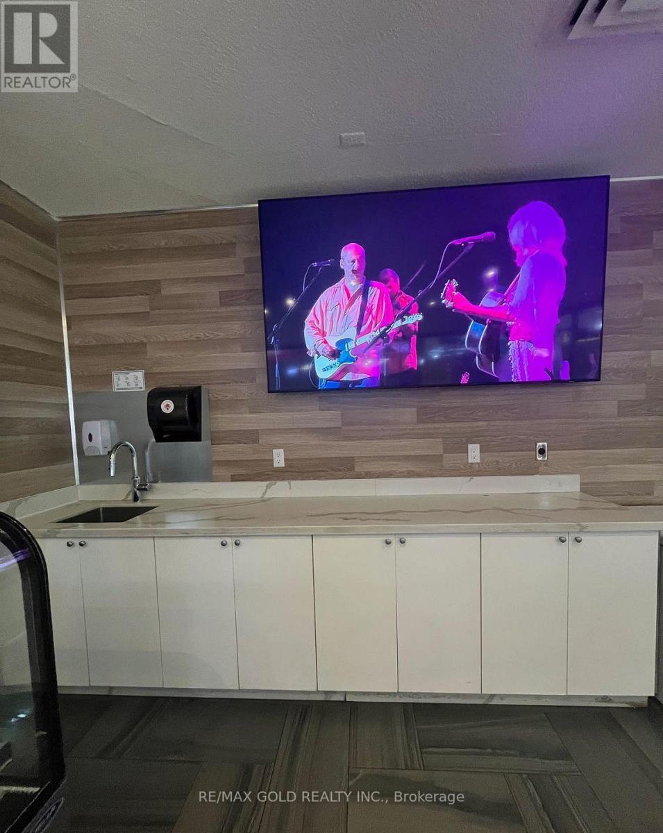 19 - 1151 Dundas Street W, Mississauga, Ontario  L5C 1C6 - Photo 5 - W12844726