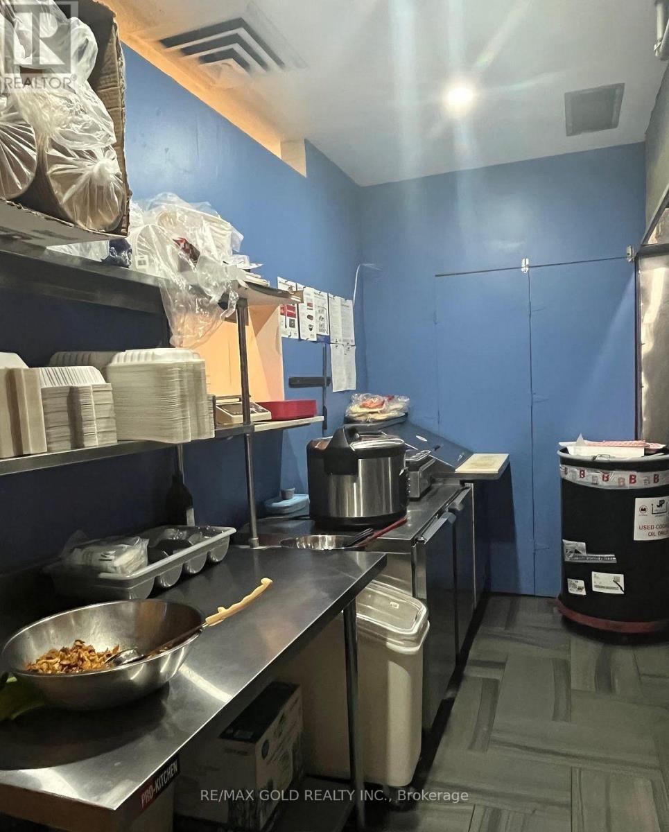 19 - 1151 Dundas Street W, Mississauga, Ontario  L5C 1C6 - Photo 9 - W12844726