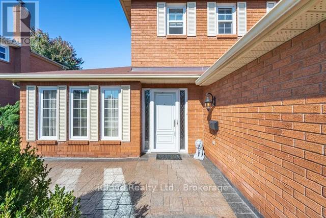 33 Corkett Drive, Brampton, Ontario  L6X 3G1 - Photo 3 - W12844818