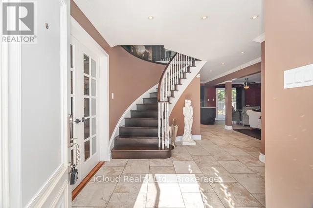 33 Corkett Drive, Brampton, Ontario  L6X 3G1 - Photo 5 - W12844818