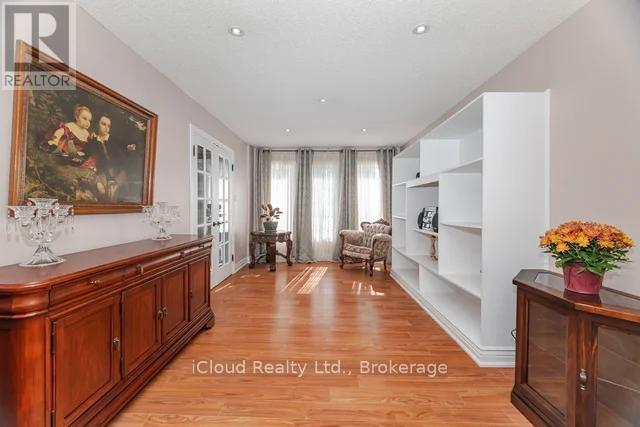 33 Corkett Drive, Brampton, Ontario  L6X 3G1 - Photo 6 - W12844818