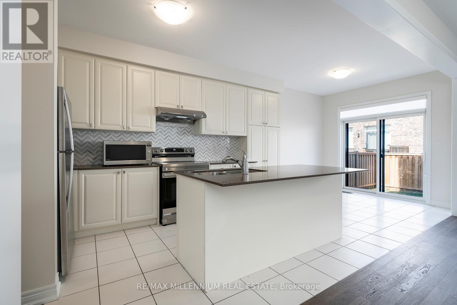 Upper - 28 Brent Stephens Way, Brampton, Ontario  L7A 5B6 - Photo 13 - W12844852