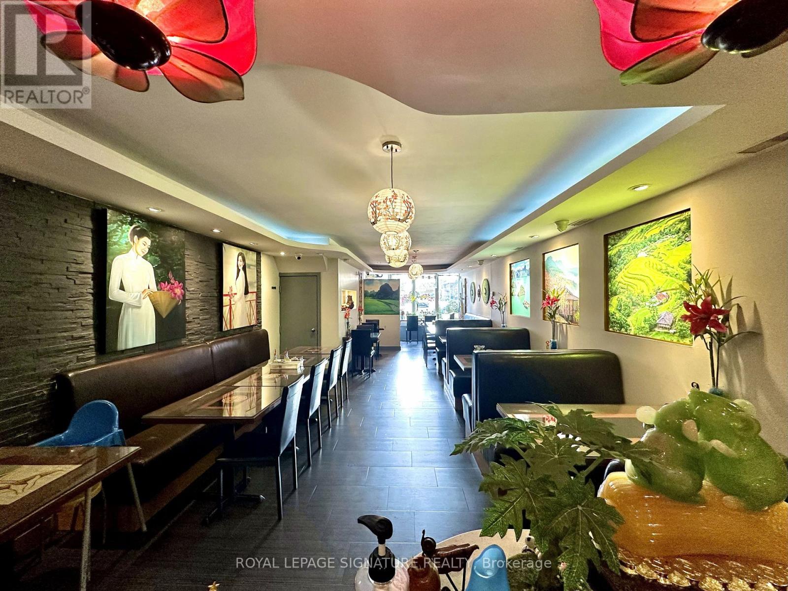 1768 St Clair Avenue W, Toronto, Ontario  M6N 1J3 - Photo 4 - W12844864