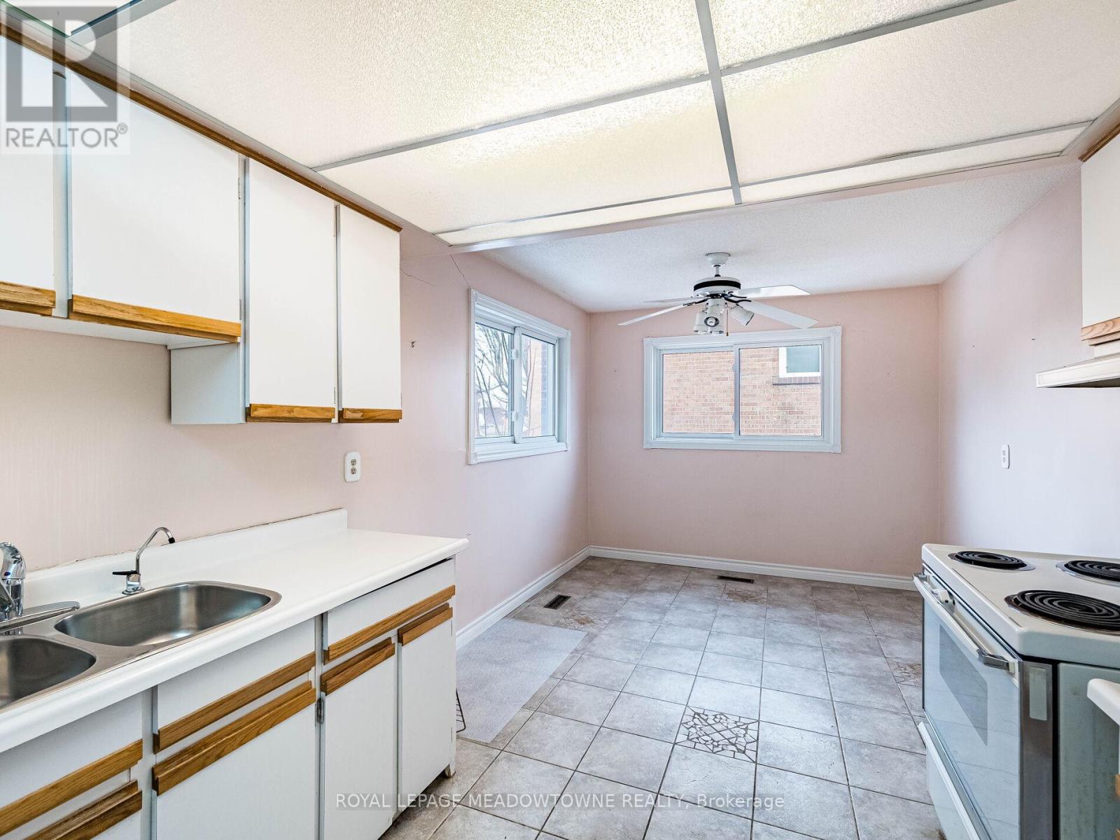 66 Pluto Drive, Brampton, Ontario  L6V 3W5 - Photo 14 - W12844870