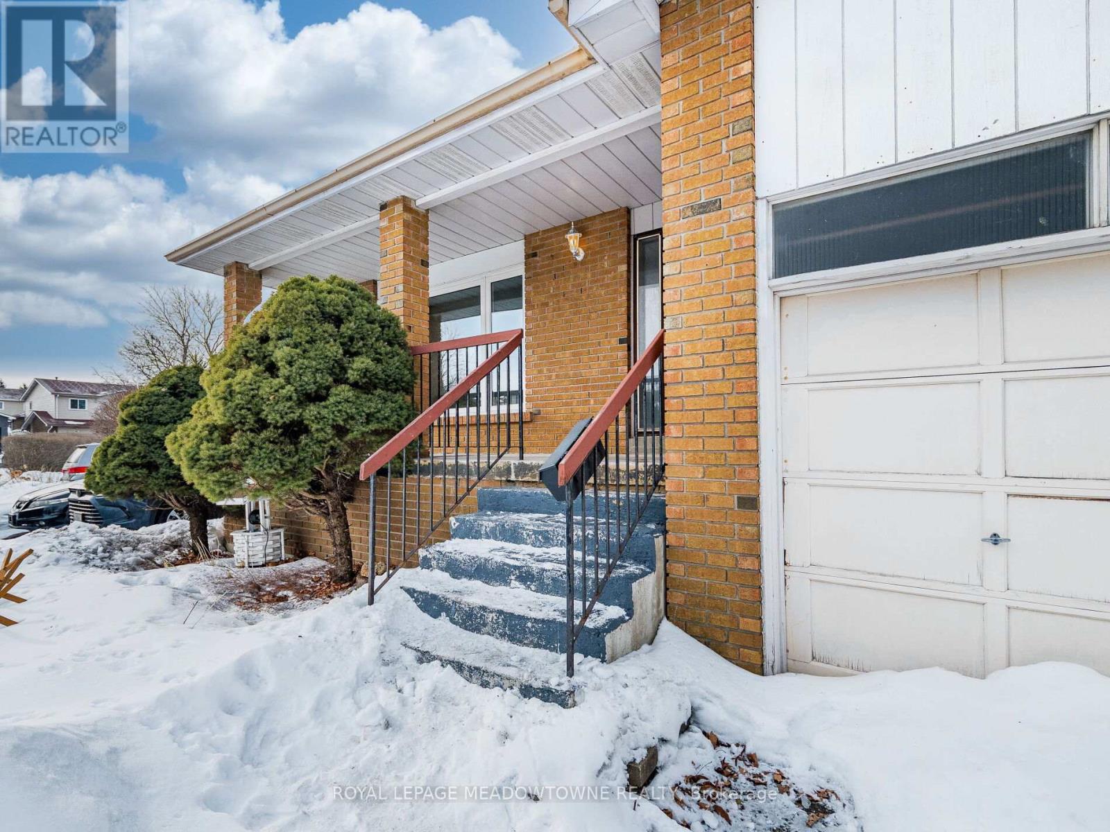 66 Pluto Drive, Brampton, Ontario  L6V 3W5 - Photo 2 - W12844870