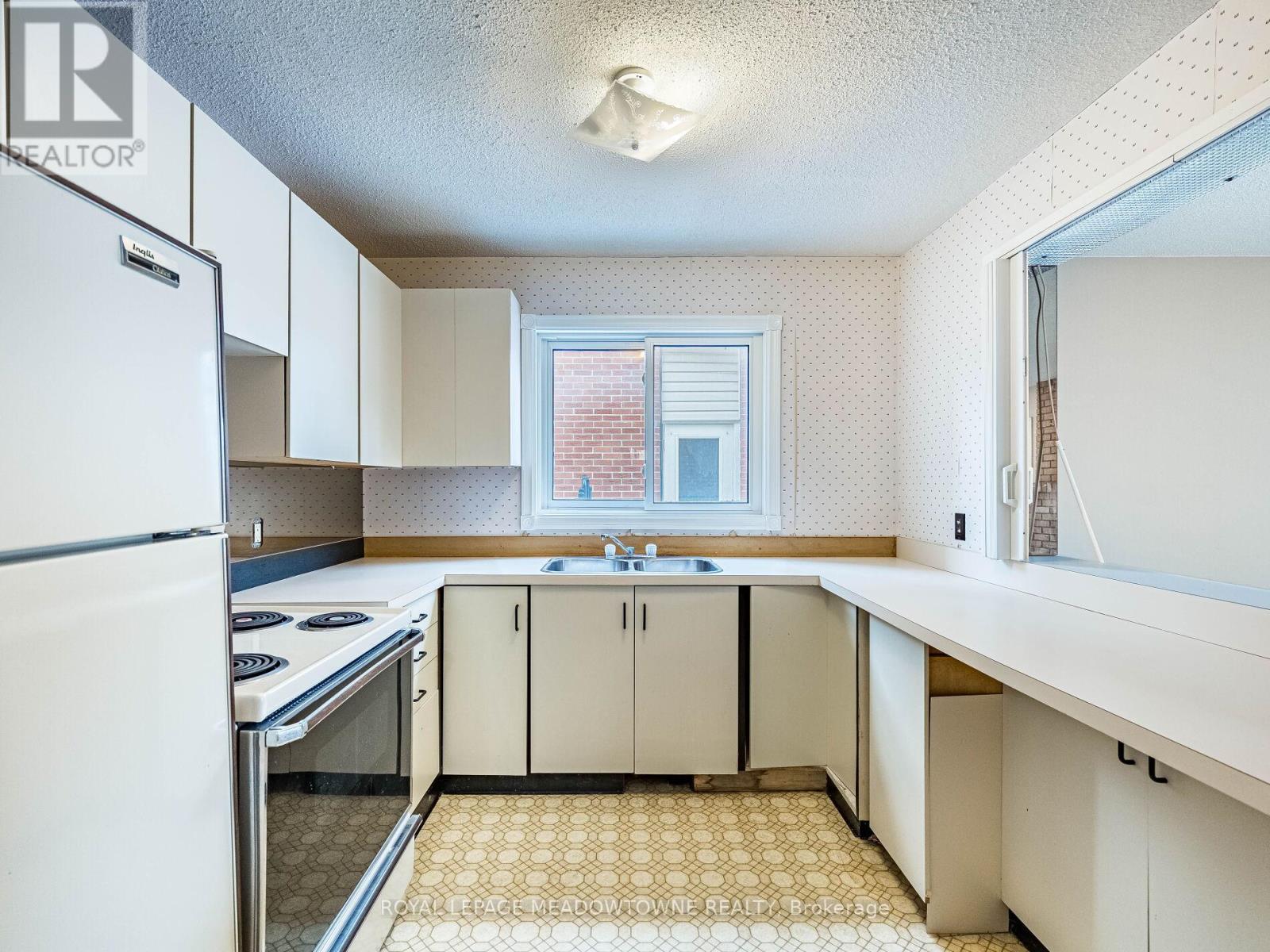 66 Pluto Drive, Brampton, Ontario  L6V 3W5 - Photo 32 - W12844870