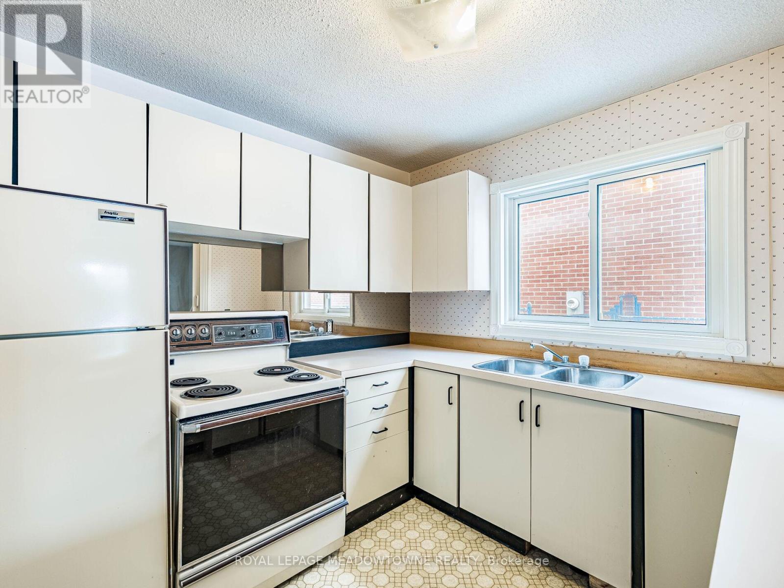 66 Pluto Drive, Brampton, Ontario  L6V 3W5 - Photo 34 - W12844870