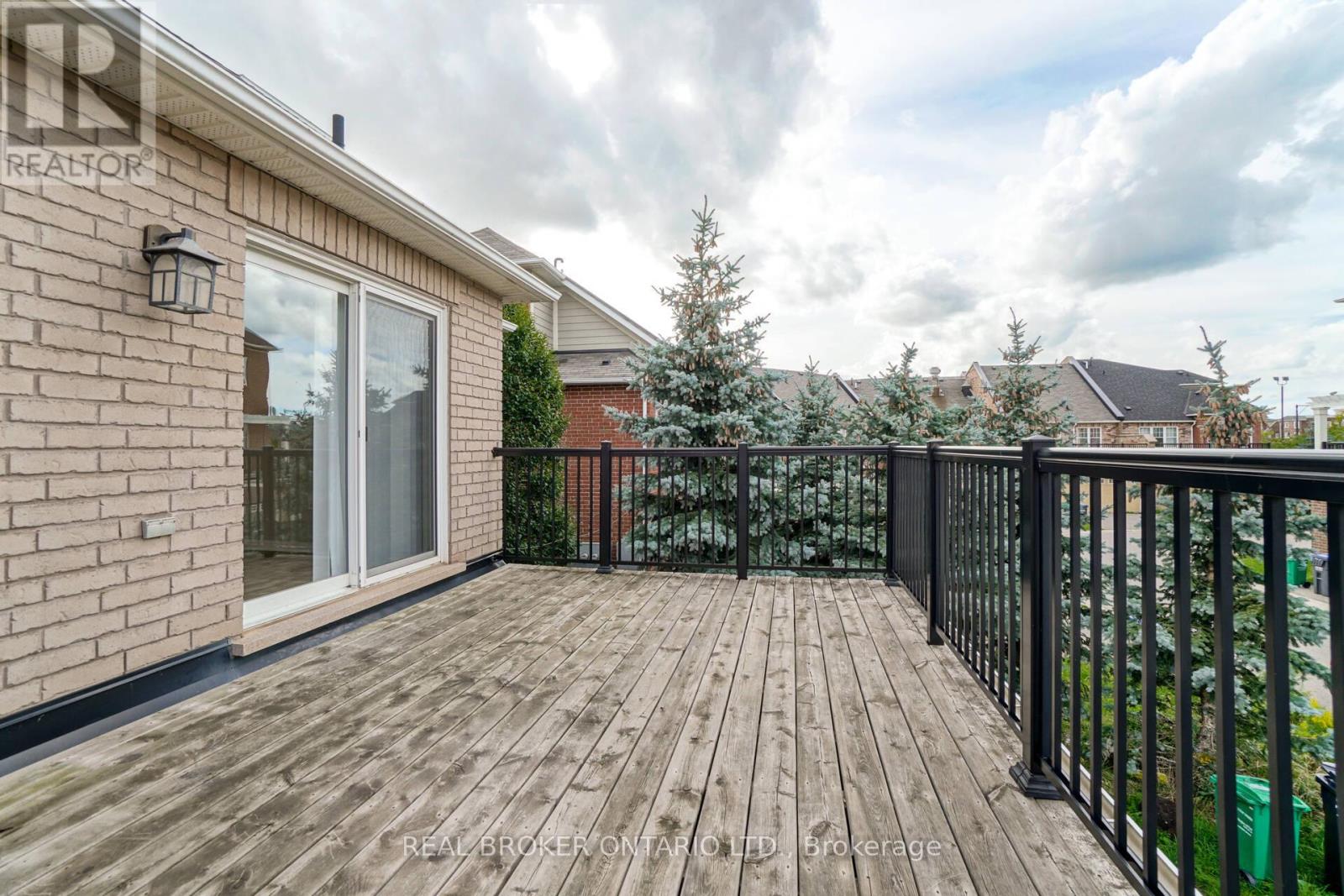 64 Commuter Drive, Brampton, Ontario  L7A 0R3 - Photo 17 - W12844876