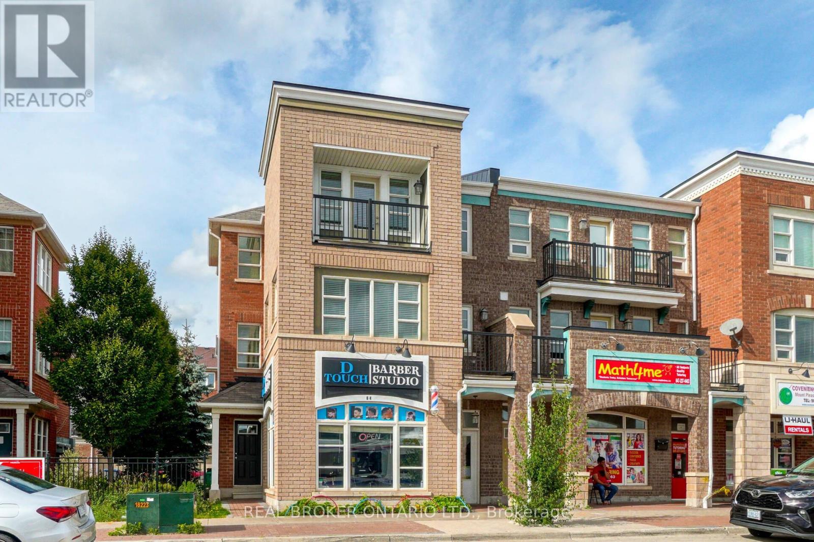 64 Commuter Drive, Brampton, Ontario  L7A 0R3 - Photo 2 - W12844876