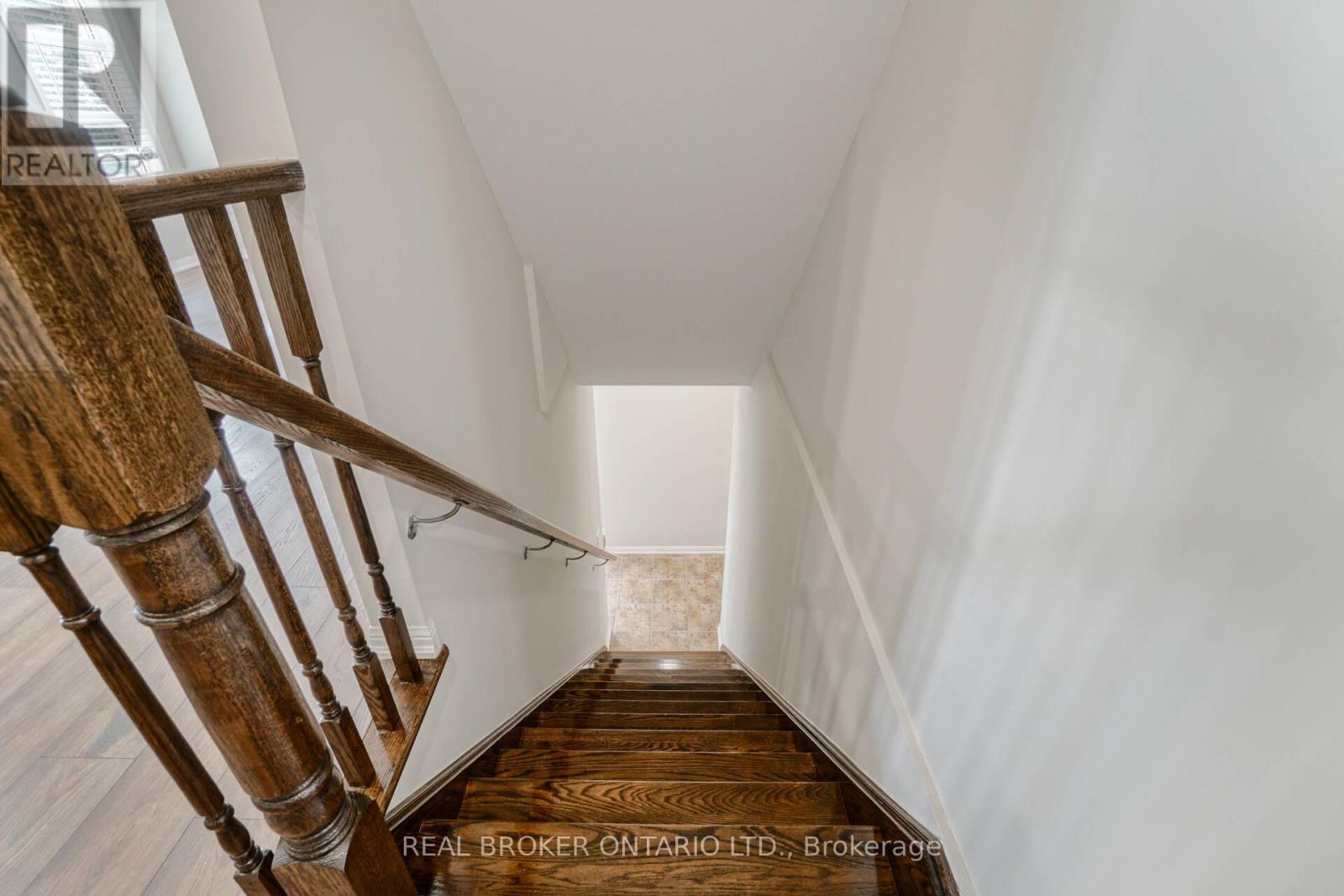 64 Commuter Drive, Brampton, Ontario  L7A 0R3 - Photo 5 - W12844876