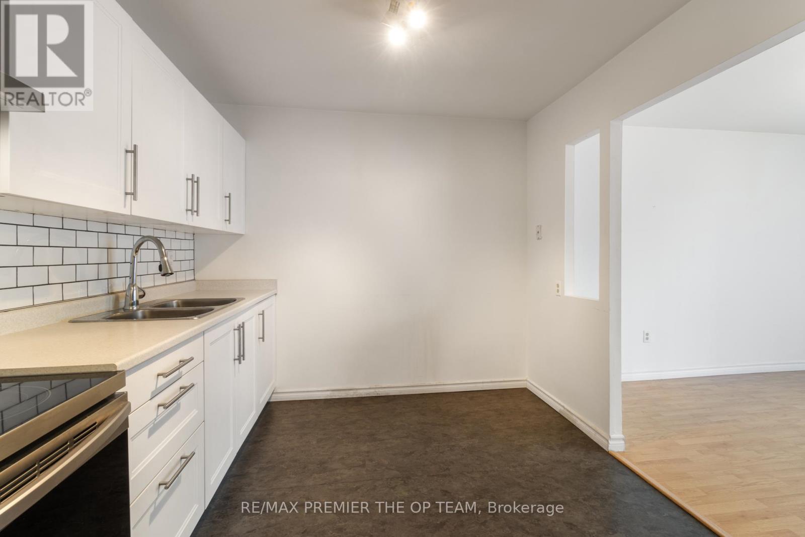 37 - 1016 Falgarwood Drive, Oakville, Ontario  L6H 2P5 - Photo 17 - W12767722