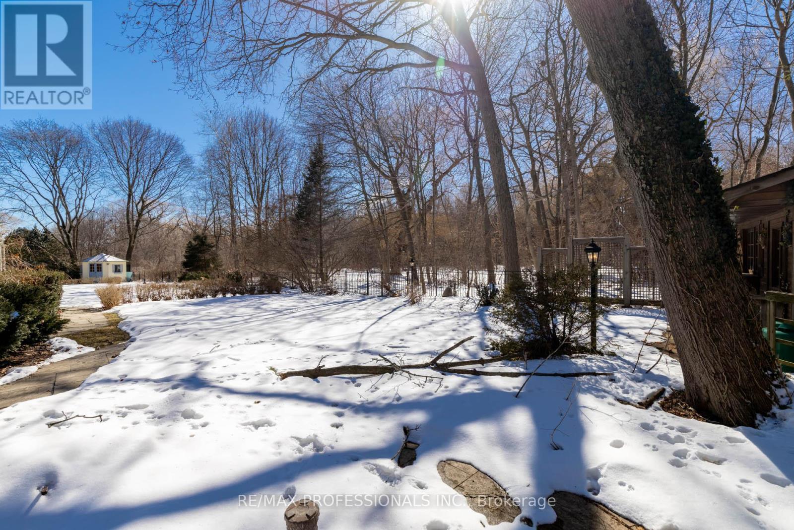 560 Meadow Wood Road, Mississauga (Clarkson), Ontario  L5J 2S3 - Photo 42 - W12842808