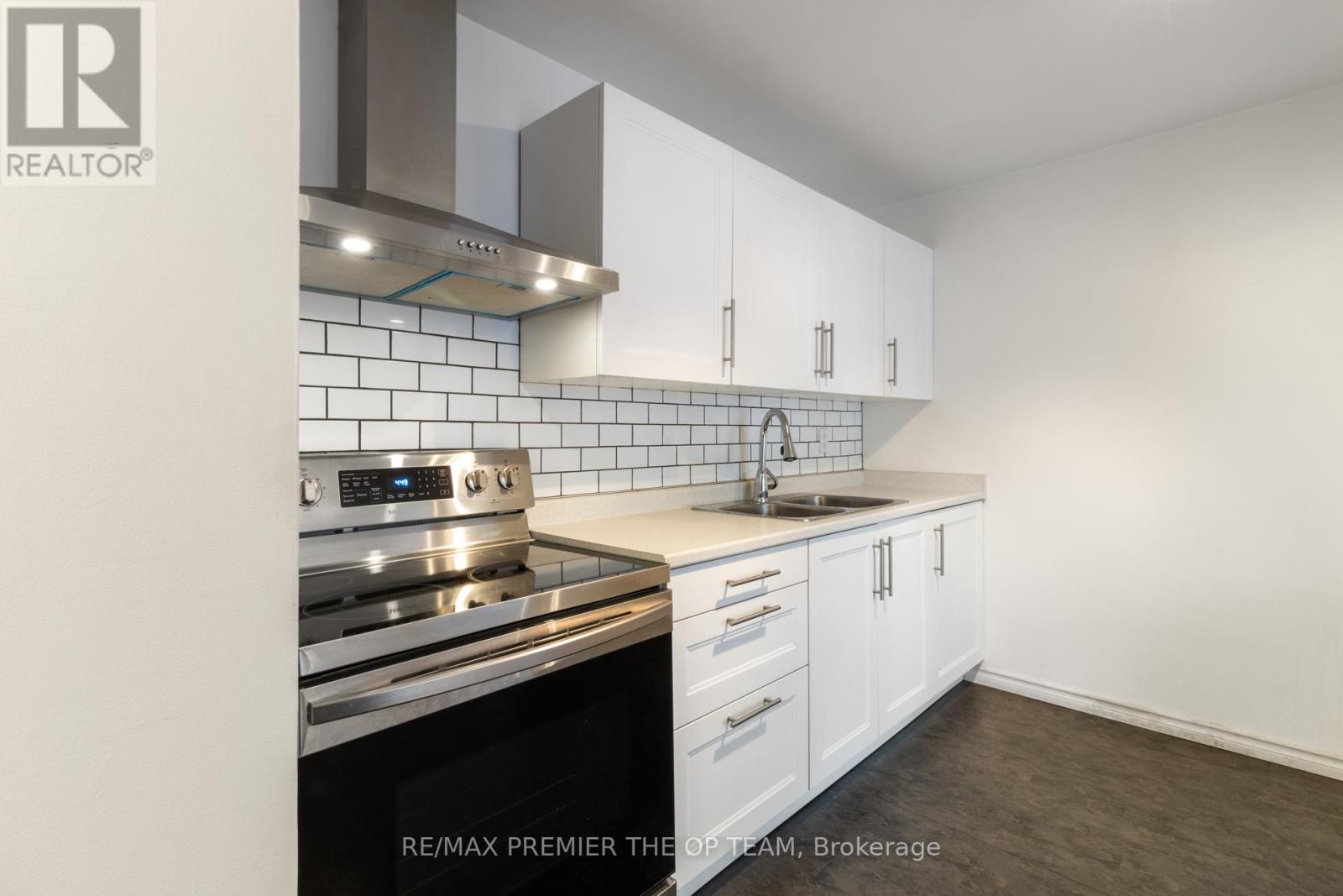 37 - 1016 Falgarwood Drive, Oakville, Ontario  L6H 2P5 - Photo 18 - W12767722