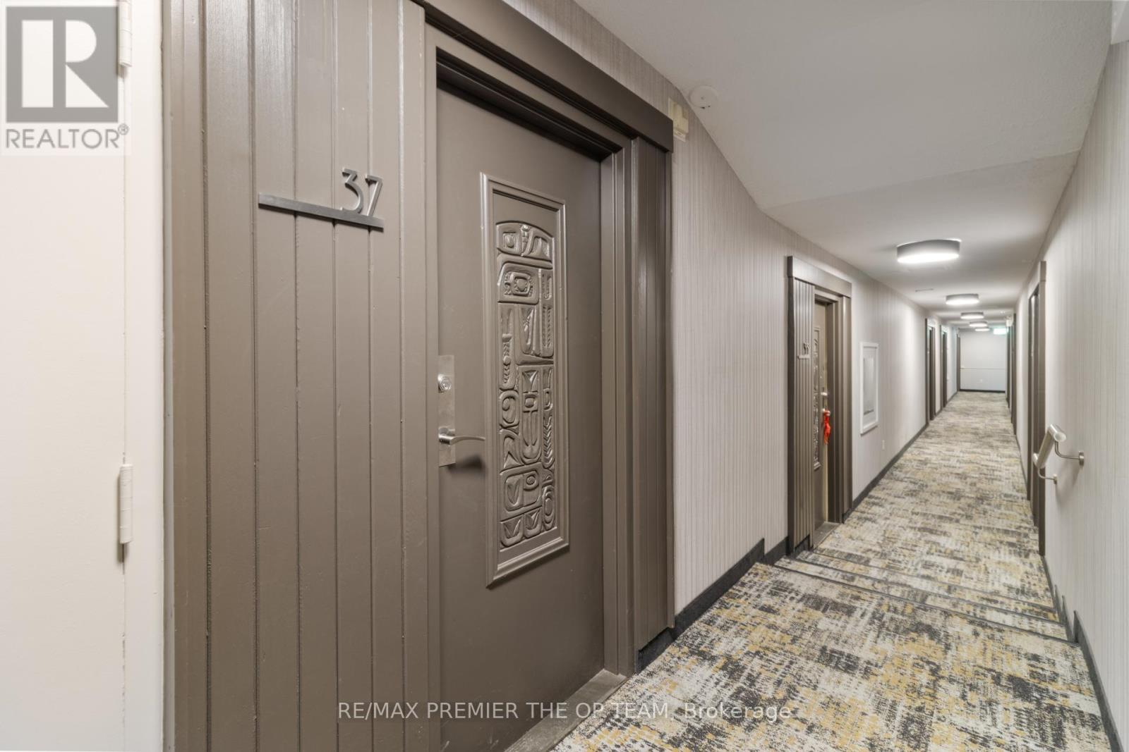 37 - 1016 Falgarwood Drive, Oakville, Ontario  L6H 2P5 - Photo 4 - W12767722