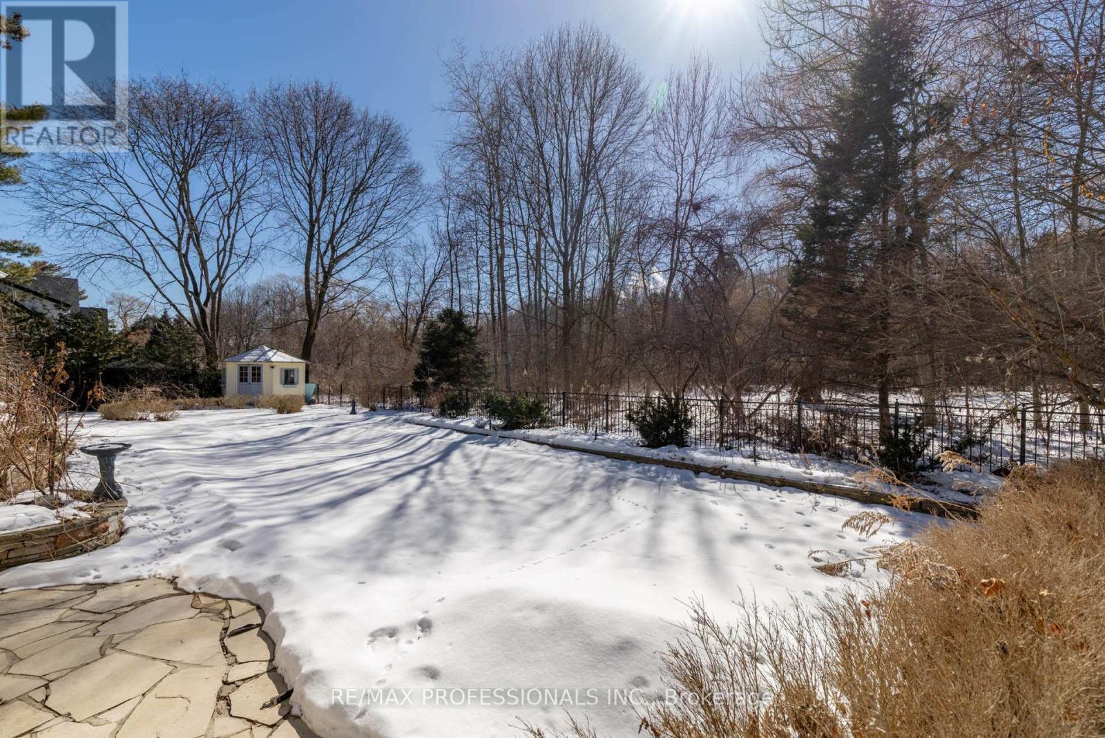 560 Meadow Wood Road, Mississauga (Clarkson), Ontario  L5J 2S3 - Photo 40 - W12842808