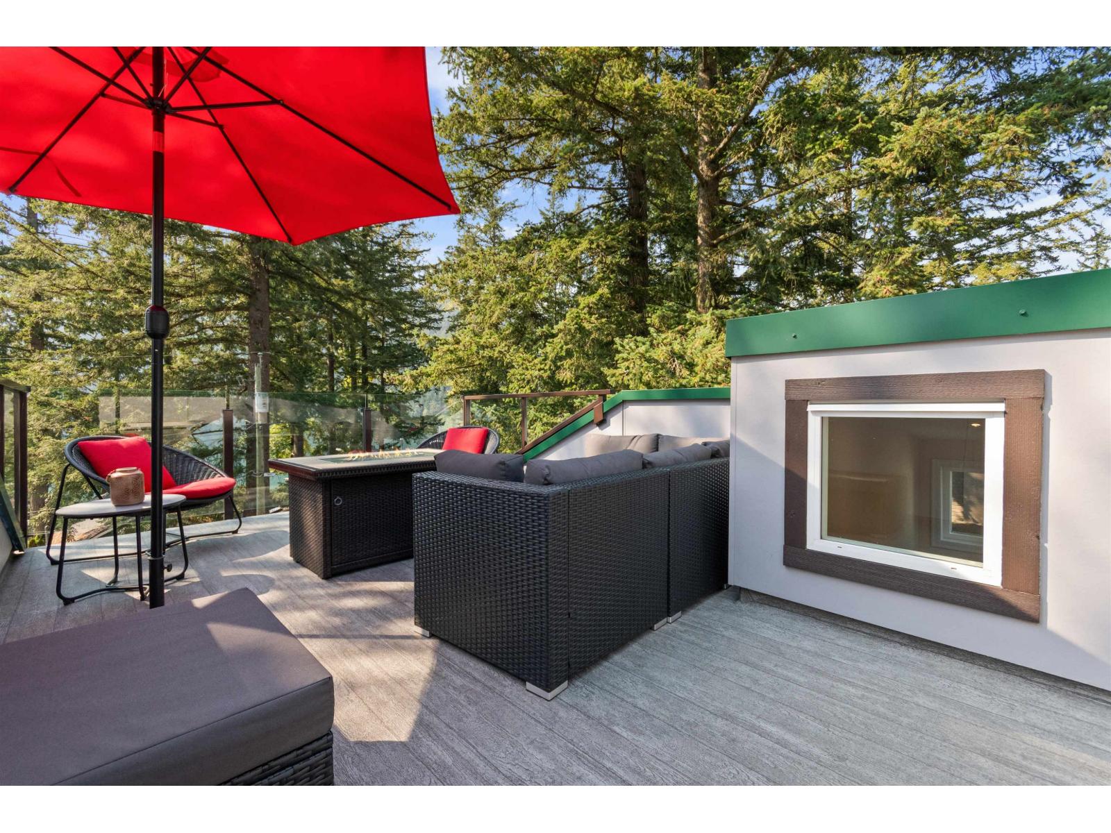 262 First Avenue, Cultus Lake North, Cultus Lake, British Columbia  V2R 4Z4 - Photo 2 - R3095914