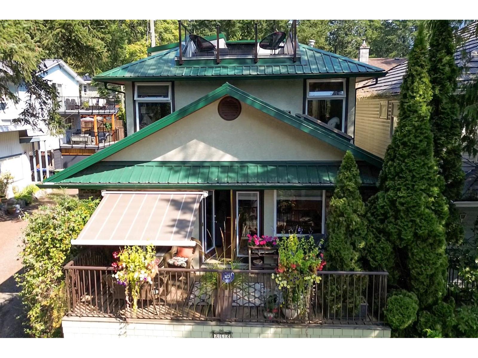 262 FIRST AVENUE|Cultus Lake North, Cultus Lake, British Columbia