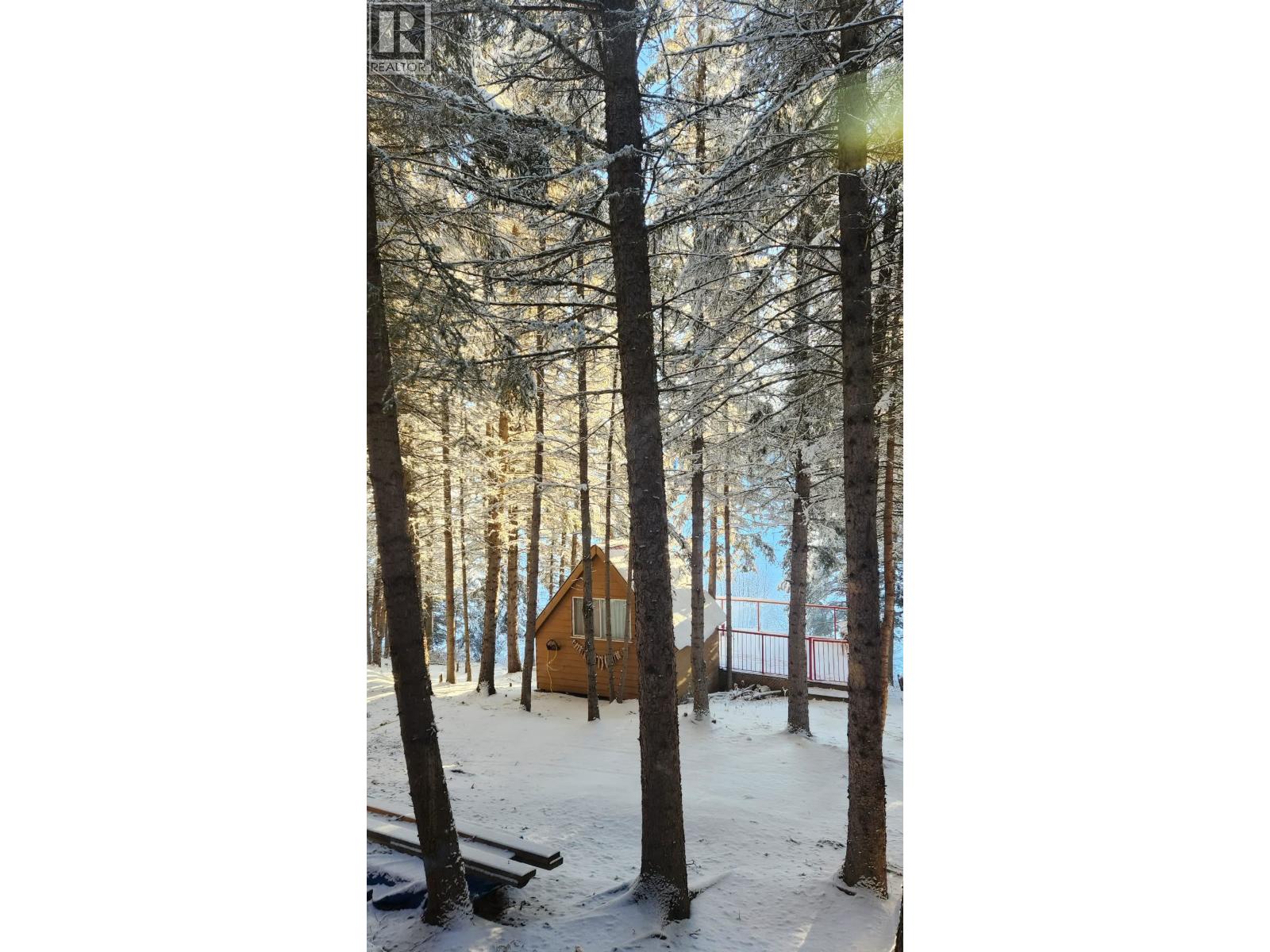 8494 Gerald Crescent, Bridge Lake, British Columbia  V0K 1E0 - Photo 3 - R3091923