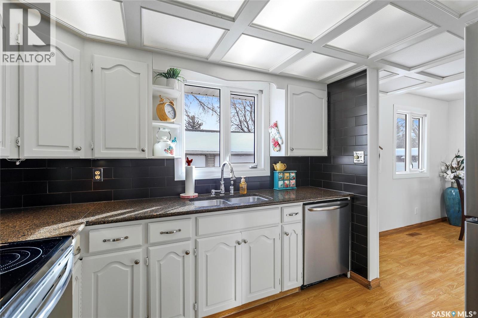 251 Hanley Crescent, Regina, Saskatchewan  S4R 5A9 - Photo 10 - SK029676