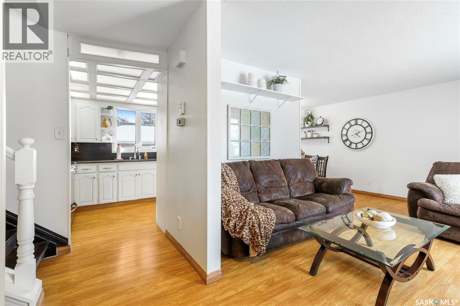 251 Hanley Crescent, Regina, Saskatchewan  S4R 5A9 - Photo 3 - SK029676