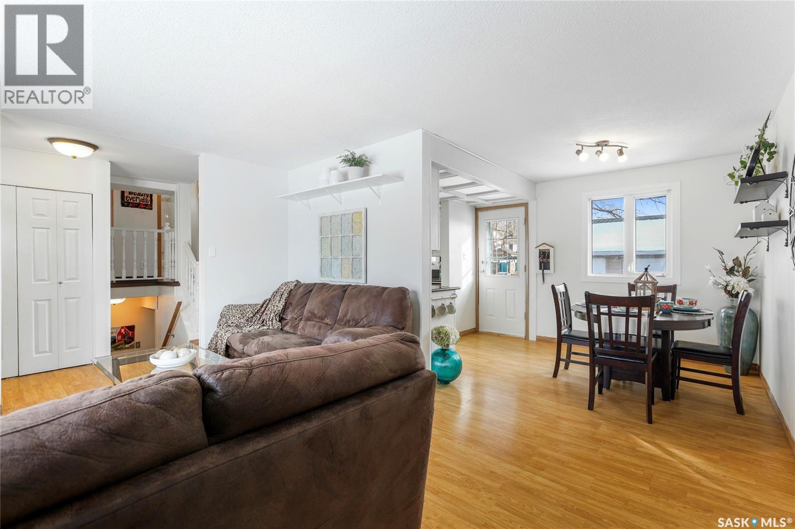 251 Hanley Crescent, Regina, Saskatchewan  S4R 5A9 - Photo 6 - SK029676