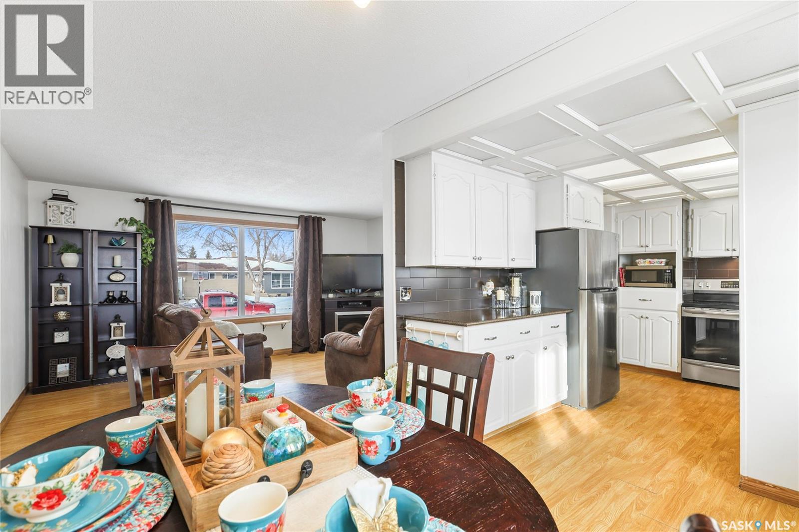 251 Hanley Crescent, Regina, Saskatchewan  S4R 5A9 - Photo 8 - SK029676