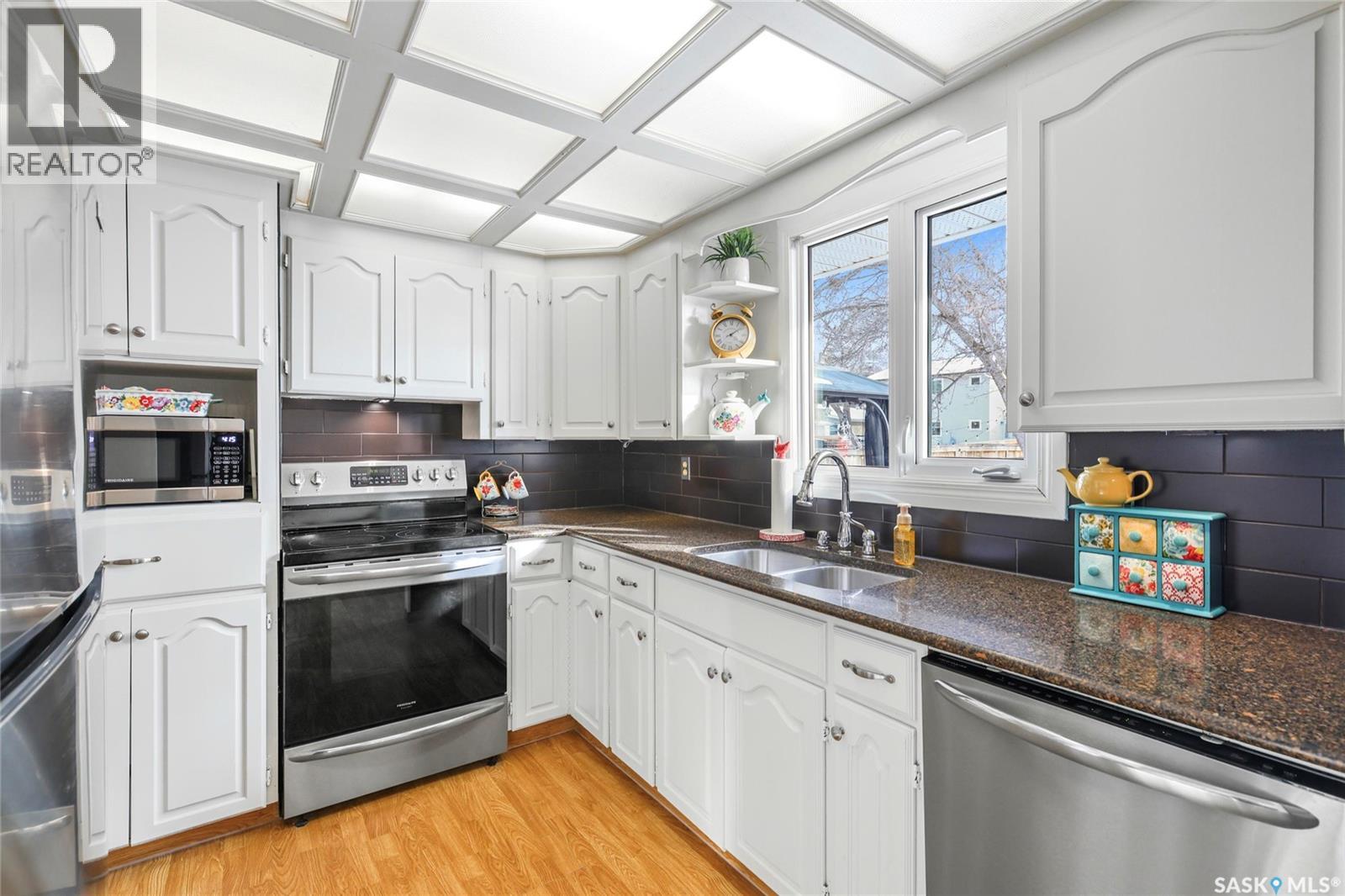 251 Hanley Crescent, Regina, Saskatchewan  S4R 5A9 - Photo 9 - SK029676