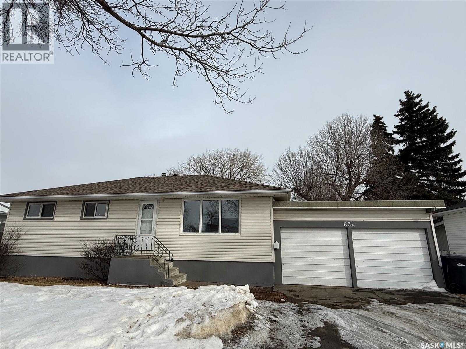 634 King STREET, weyburn, Saskatchewan