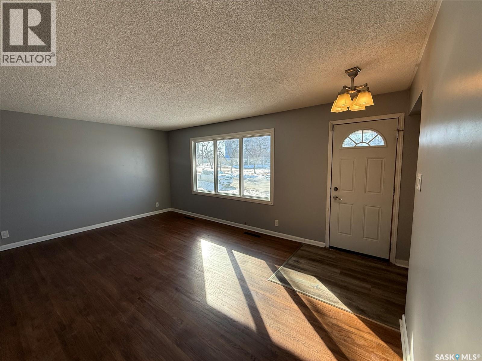 634 King Street, Weyburn, Saskatchewan  S4H 0P7 - Photo 4 - SK029642