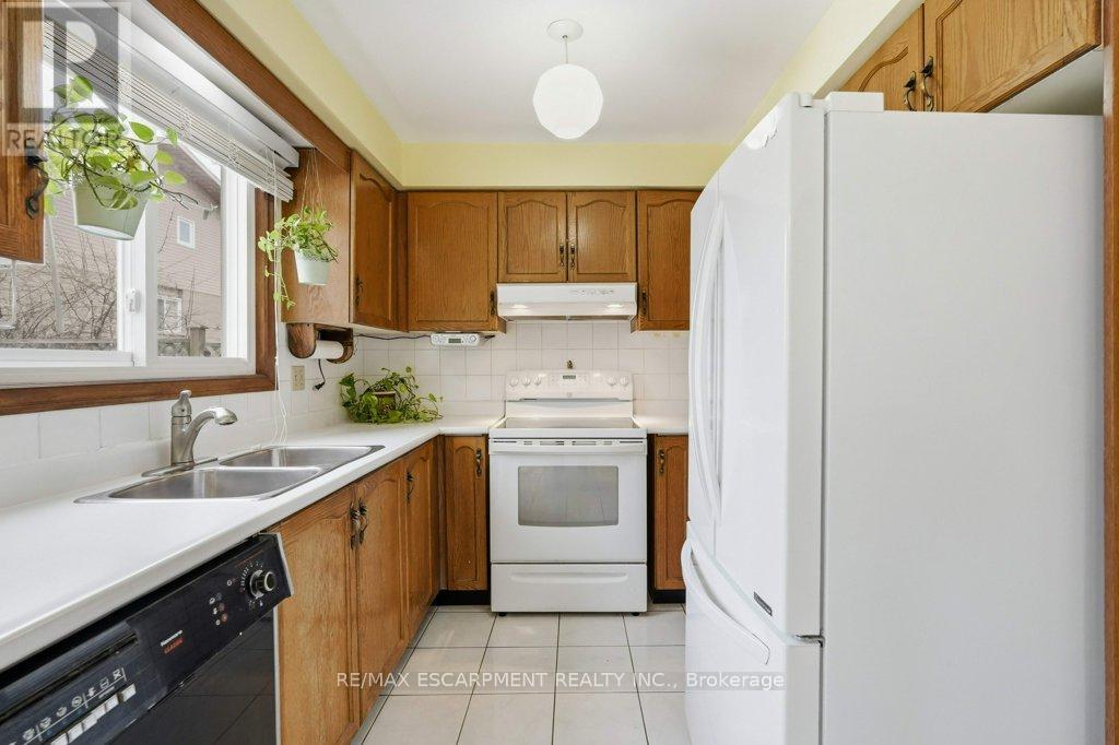 639 Rexford Drive, Hamilton, Ontario  L8W 3E7 - Photo 13 - X12844776