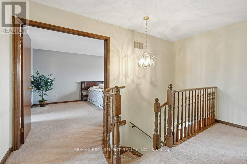 639 Rexford Drive, Hamilton, Ontario  L8W 3E7 - Photo 21 - X12844776