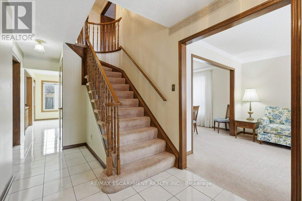 639 Rexford Drive, Hamilton, Ontario  L8W 3E7 - Photo 3 - X12844776