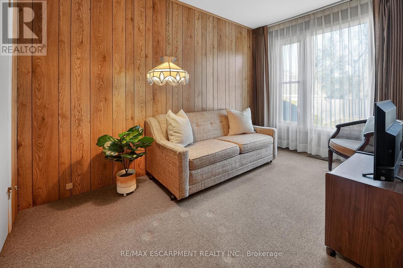 36 Lakeview Avenue, Grimsby, Ontario  L3M 3M2 - Photo 16 - X12844784