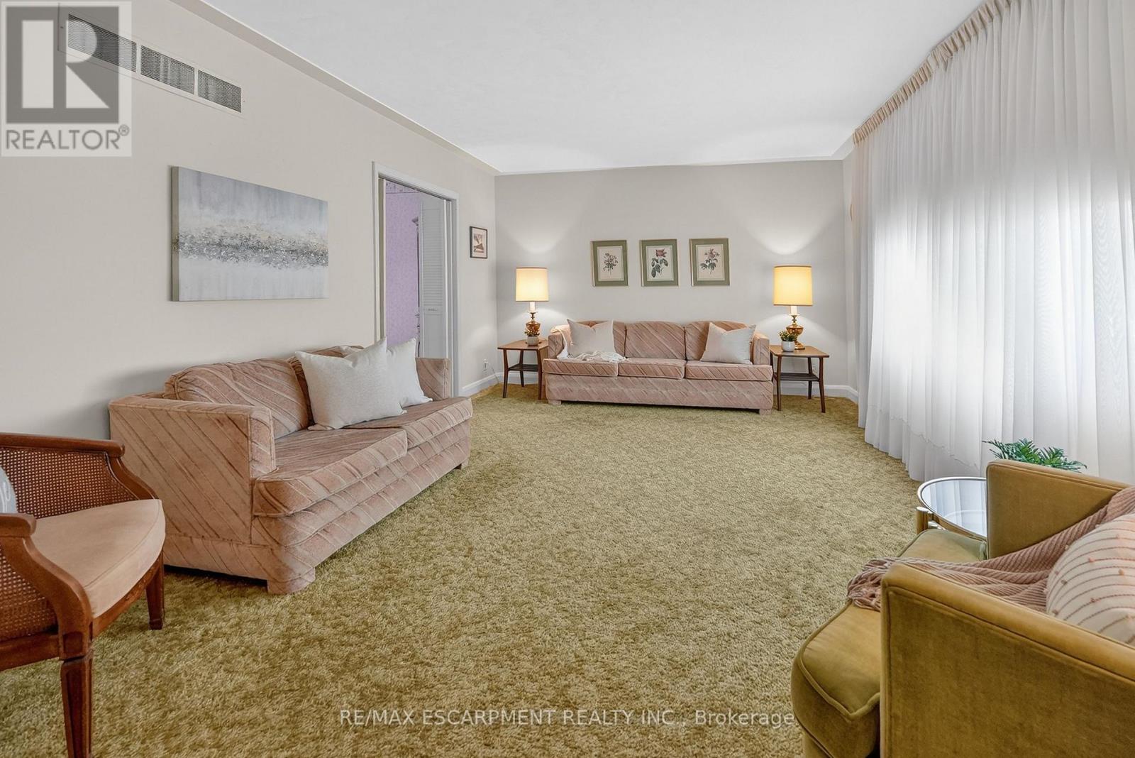 36 Lakeview Avenue, Grimsby, Ontario  L3M 3M2 - Photo 4 - X12844784