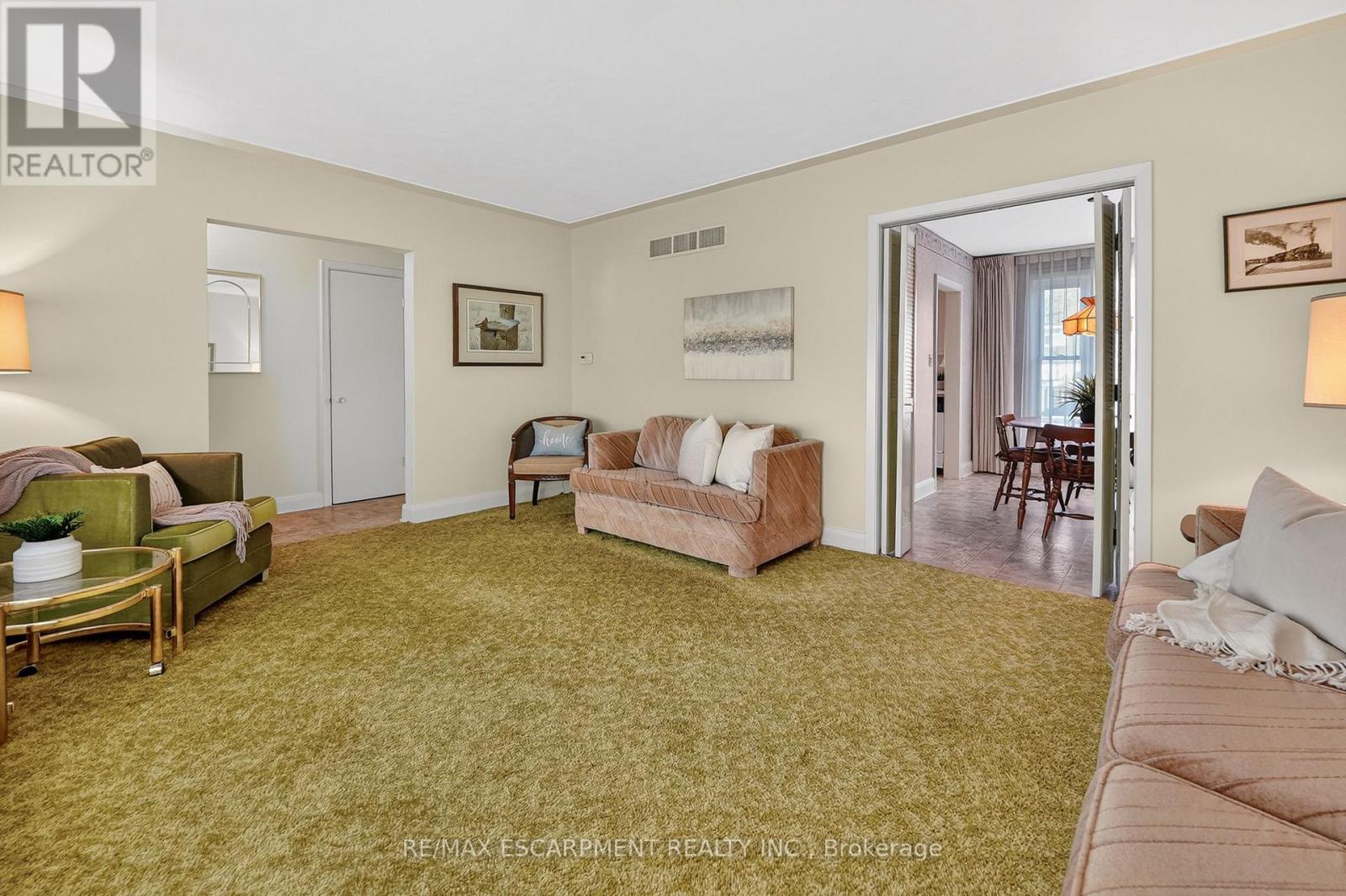 36 Lakeview Avenue, Grimsby, Ontario  L3M 3M2 - Photo 6 - X12844784