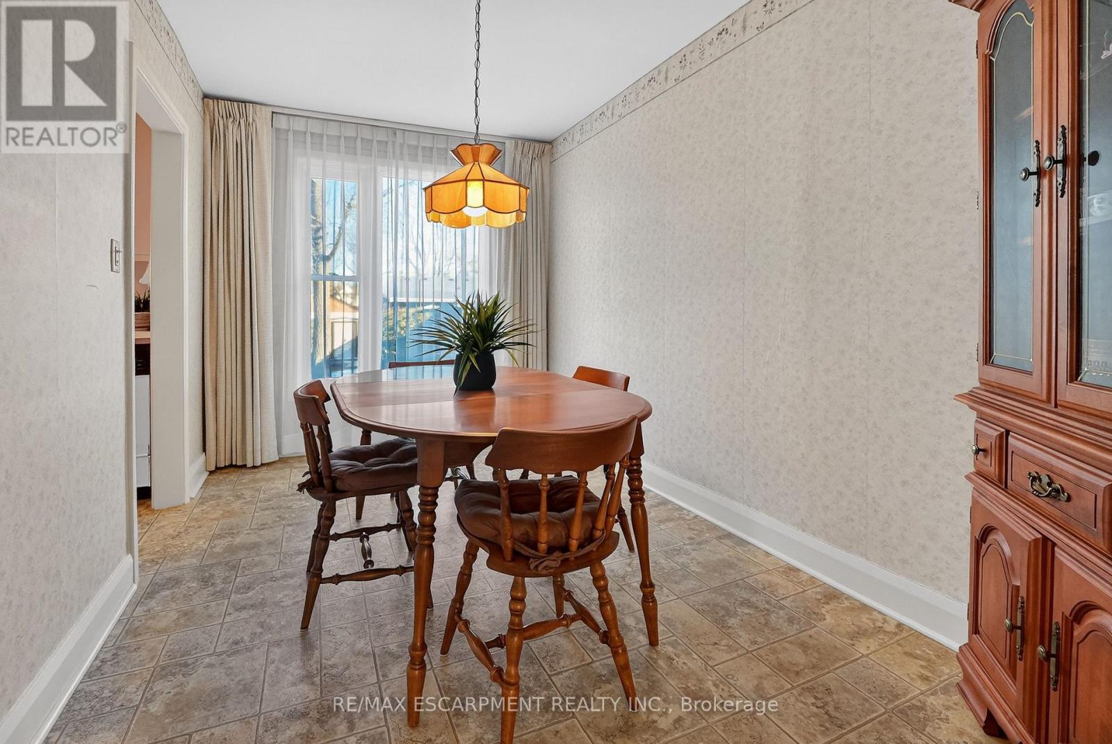 36 Lakeview Avenue, Grimsby, Ontario  L3M 3M2 - Photo 7 - X12844784