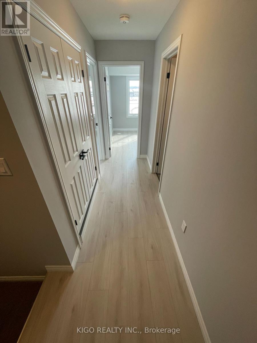 102 Lomond Lane, Kitchener, Ontario  N2R 0T6 - Photo 10 - X12844978