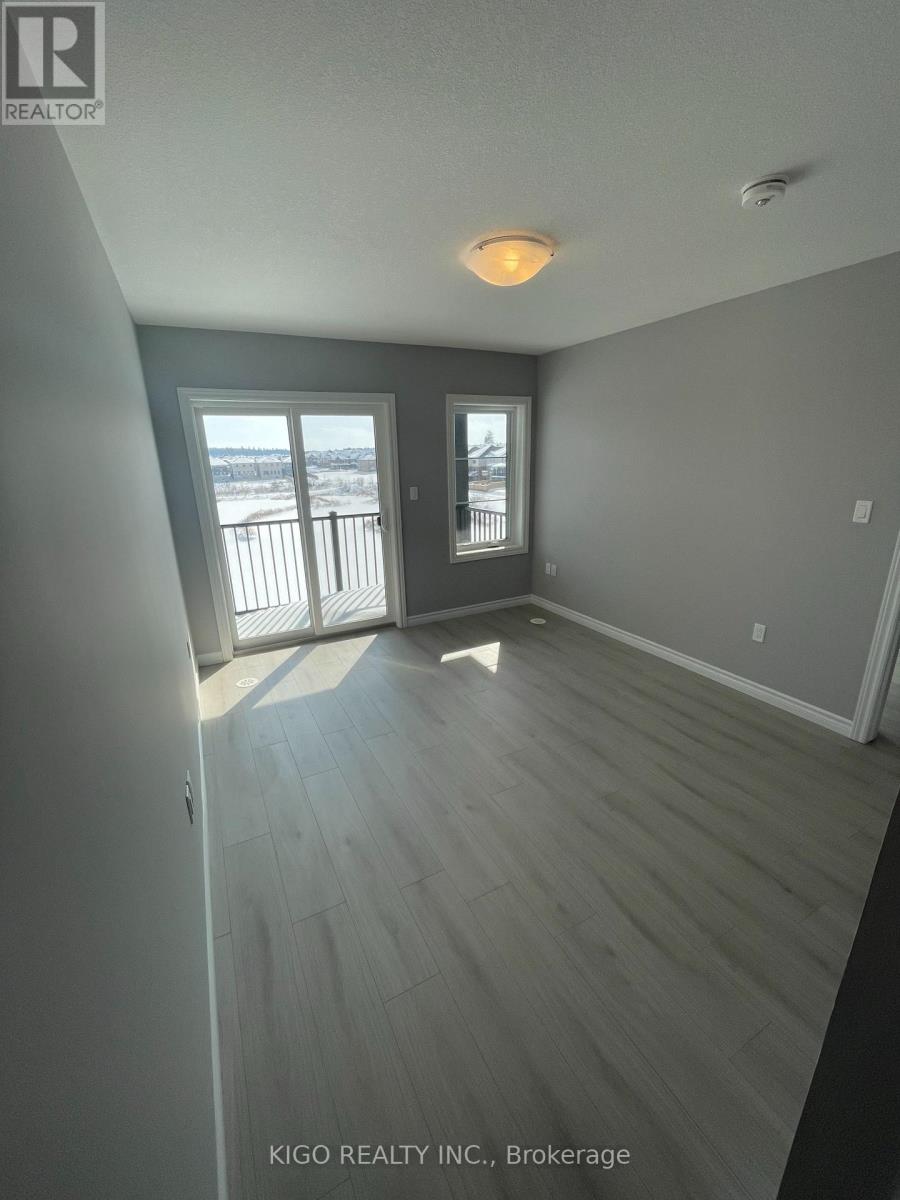 102 Lomond Lane, Kitchener, Ontario  N2R 0T6 - Photo 11 - X12844978