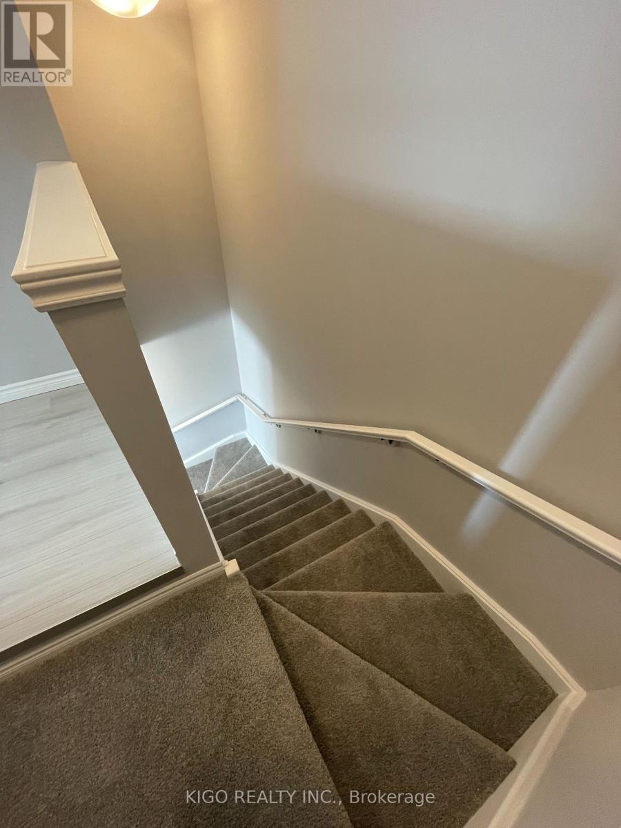 102 Lomond Lane, Kitchener, Ontario  N2R 0T6 - Photo 9 - X12844978