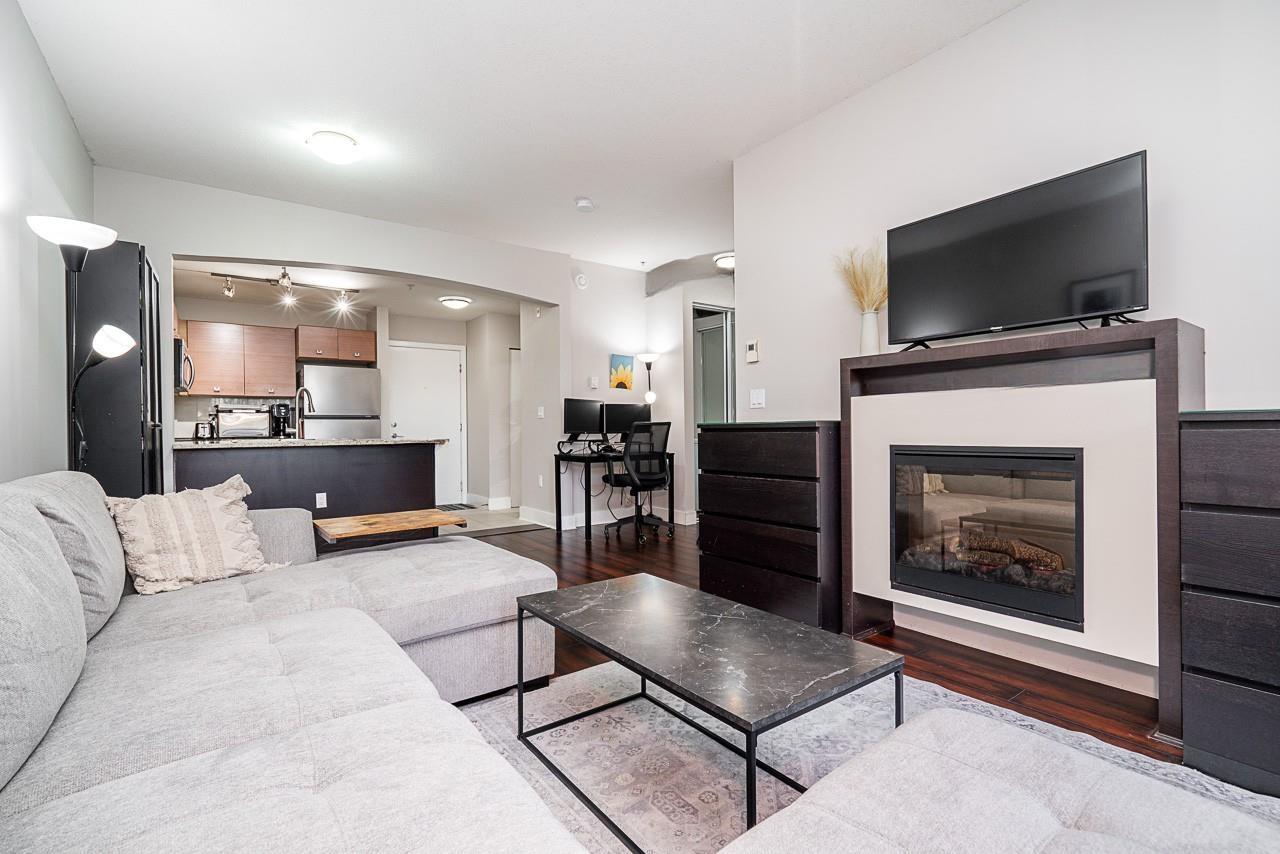 233 6628 120 Street, Surrey, British Columbia  V3W 1T7 - Photo 2 - R3089234