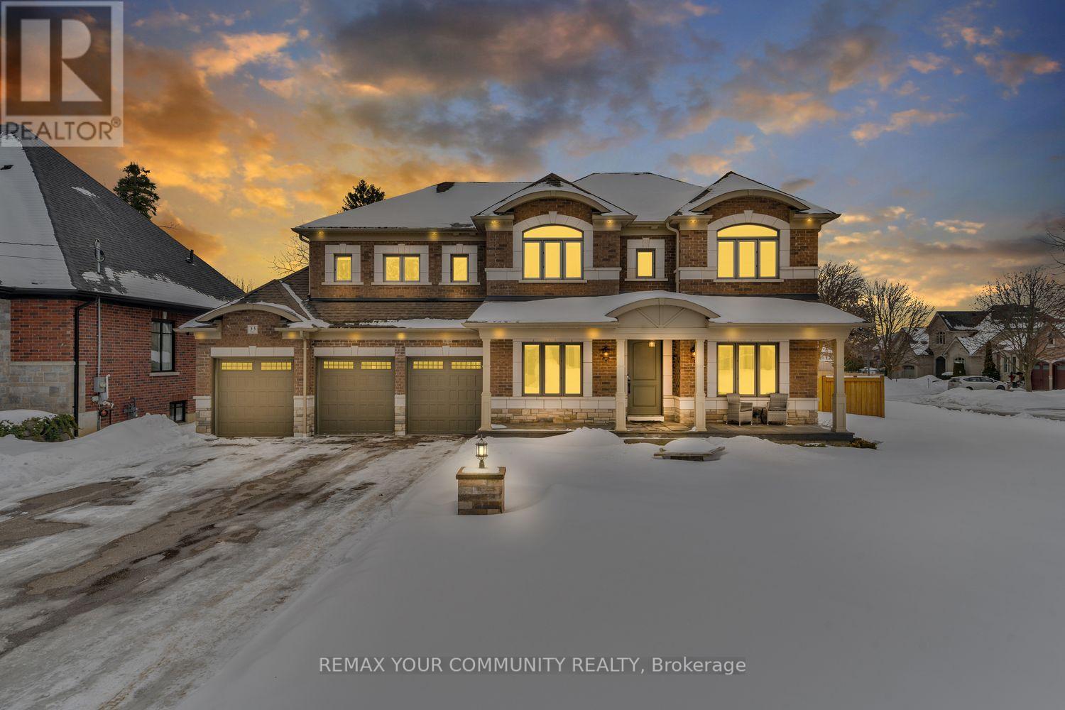 33 NORTH STREET, Whitby, Ontario