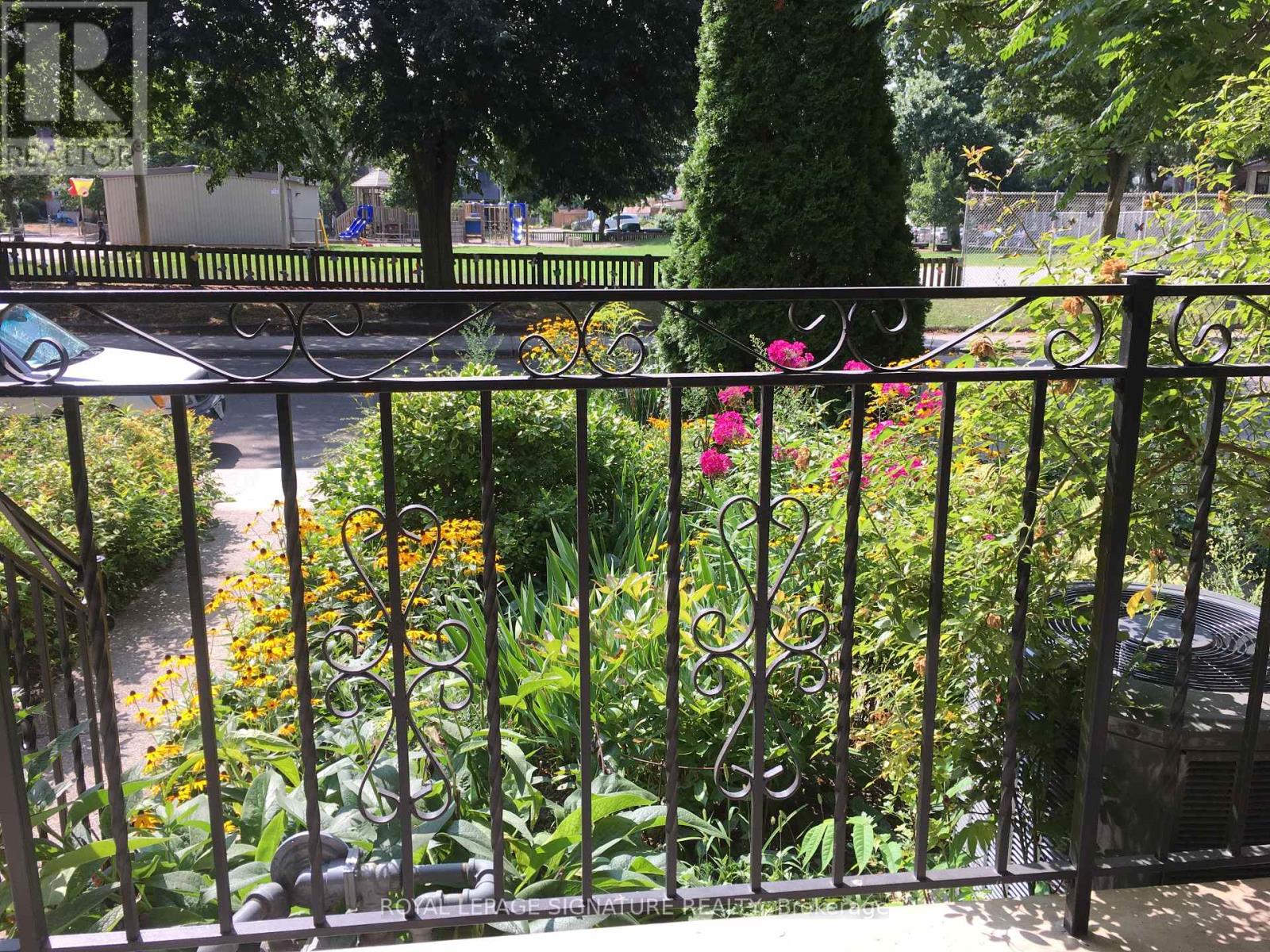 2 Earl Haig Avenue, Toronto, Ontario  M4C 1E1 - Photo 47 - E12844724