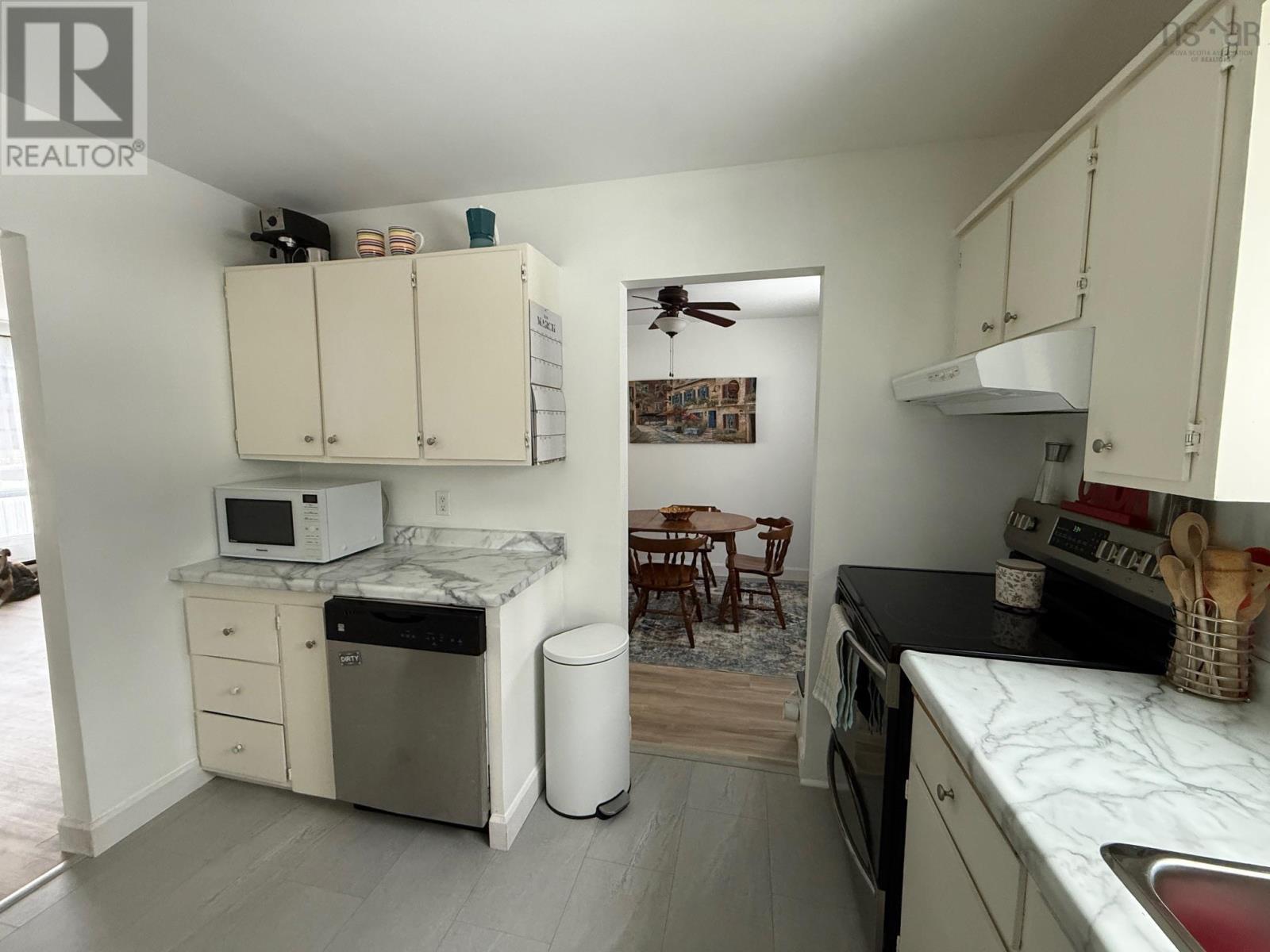 197 Jubilee Road, Bridgewater, Nova Scotia  B4V 3G5 - Photo 10 - 202603823