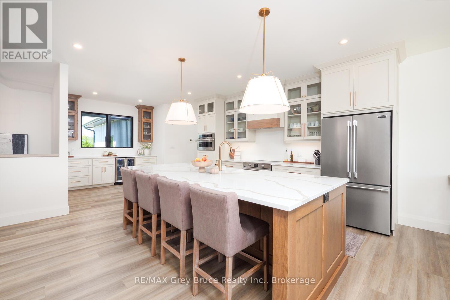 117 Almur Drive, Georgian Bluffs, Ontario  N0H 2T0 - Photo 11 - X12845090