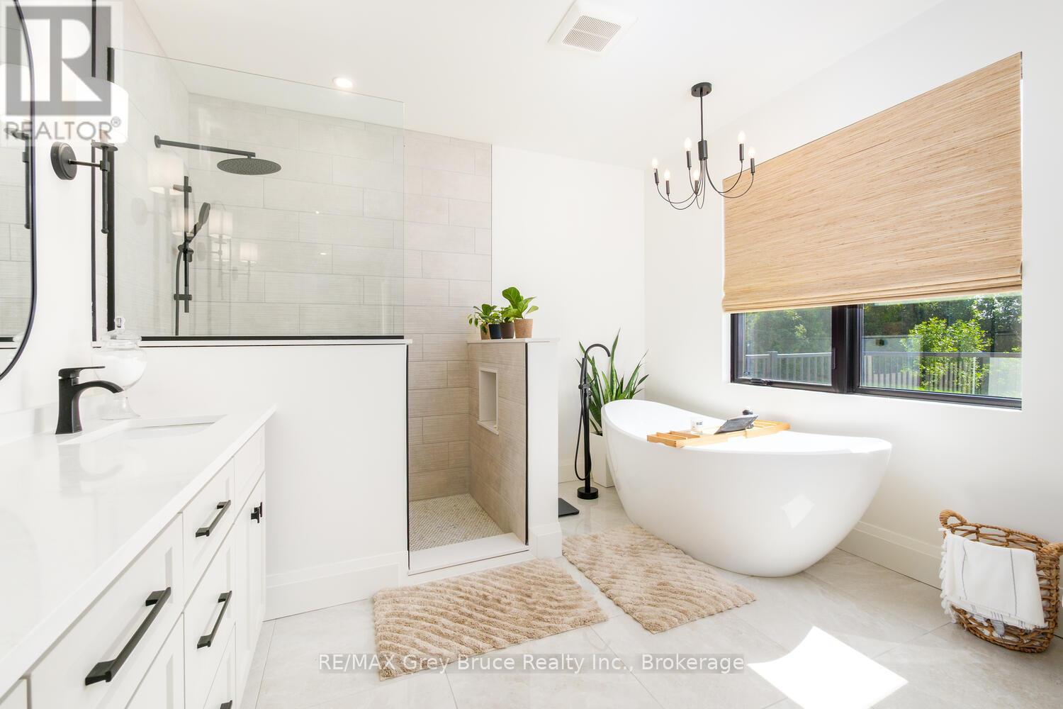 117 Almur Drive, Georgian Bluffs, Ontario  N0H 2T0 - Photo 17 - X12845090