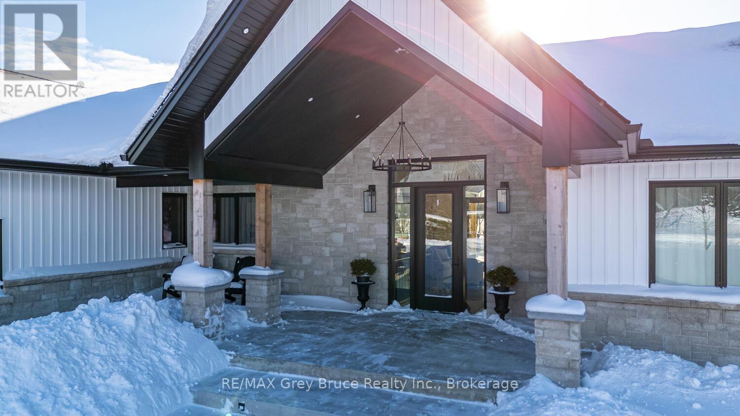 117 Almur Drive, Georgian Bluffs, Ontario  N0H 2T0 - Photo 3 - X12845090