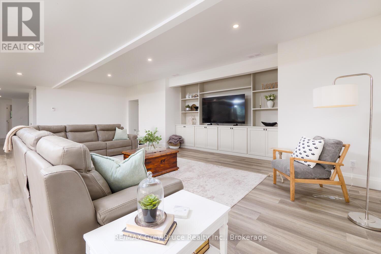 117 Almur Drive, Georgian Bluffs, Ontario  N0H 2T0 - Photo 30 - X12845090