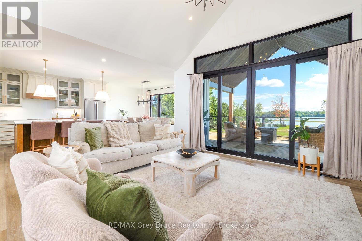 117 Almur Drive, Georgian Bluffs, Ontario  N0H 2T0 - Photo 6 - X12845090